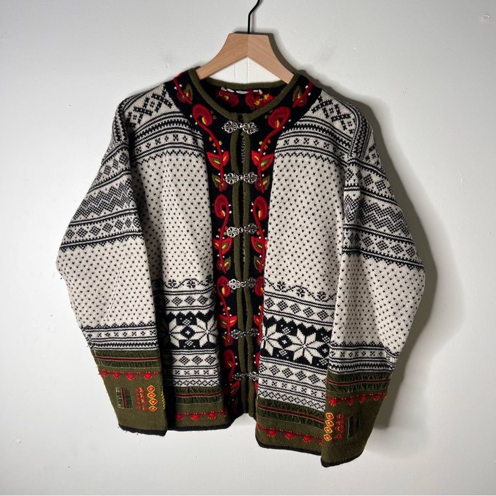 Nordic Design Fair Isle Cardigan Sweater in Black, White, and Green size Large